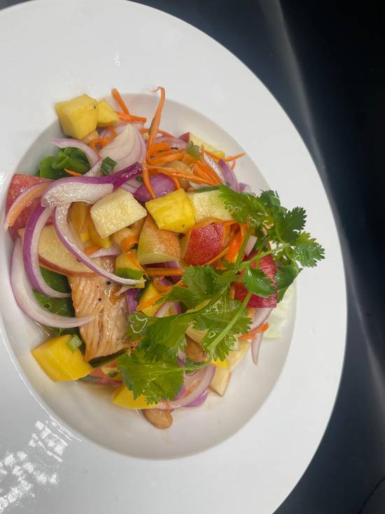 S.5. Grilled Salmon with Mango Salad