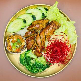 Sai Ua Chiang Mai Sausage with Nam Prik Noom(Thai Roasted chili dip)