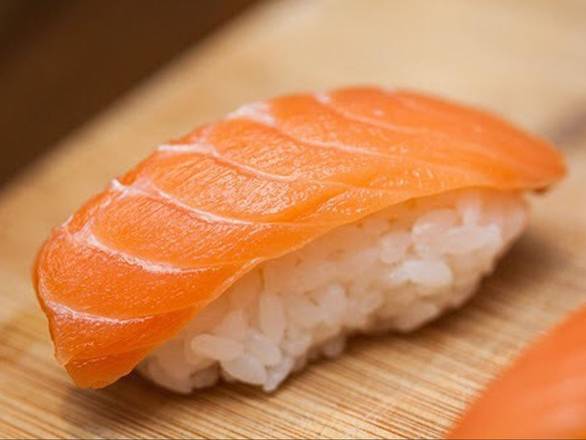 Salmon Belly/sake