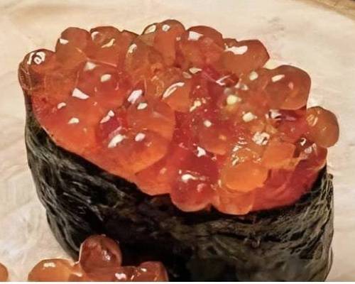 Salmon Roe (Ikura) Sushi (2 pcs)