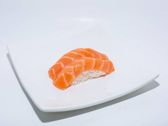 Salmon Sushi (2pcs)