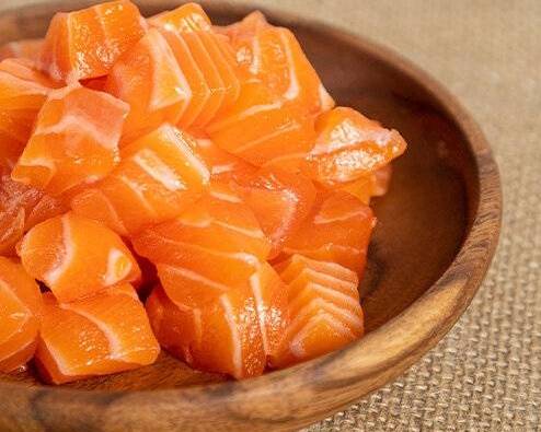 Salmon Tataki (Raw & Spicy)