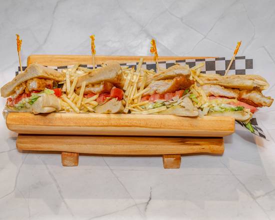 Sandwich De Pechuga De Pollo / Chicken Breast Sandwich