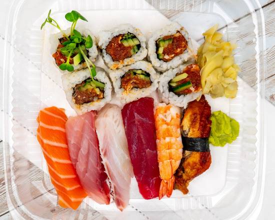 SC10. Sushi Combo w/ Spicy Tuna Roll