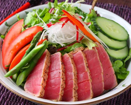 Seared Tuna Sashimi Salad