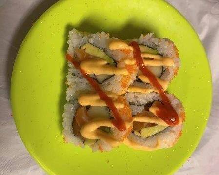 Spicy Salmon Roll (4 pcs)