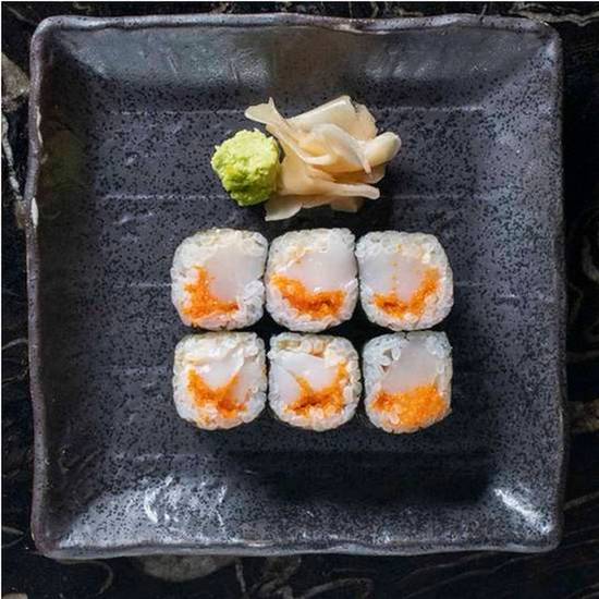 Spicy Scallop & Smelt Eggs Roll