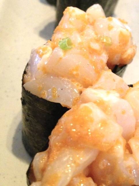 Spicy Scallop Sushi (2 pcs)