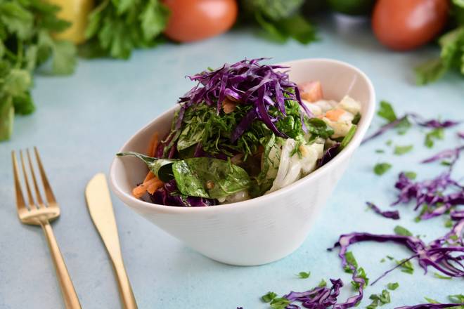 Spinach and Cabbage Salad