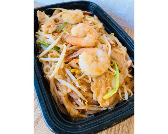 Sriracha Pad Thai