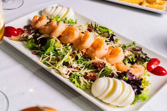 STEAKHOUSE SALAD WITH SHRIMP