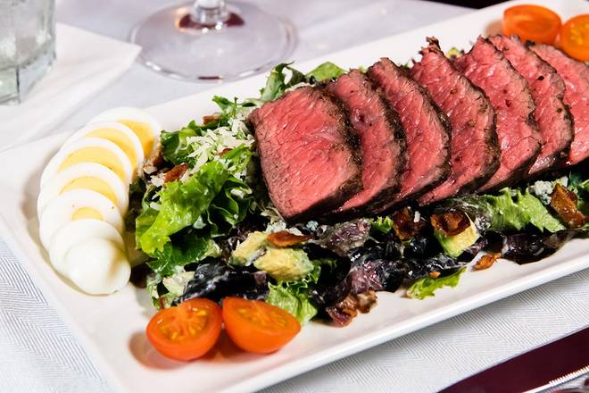 STEAKHOUSE SALAD WITH STEAK