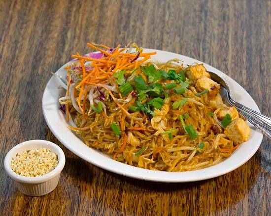 Thai Fried Noodles (Paht Thai)