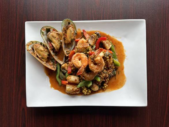 Thanee Thai Pad Cha Talay Seafood