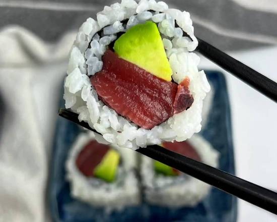 Tuna avocado Roll