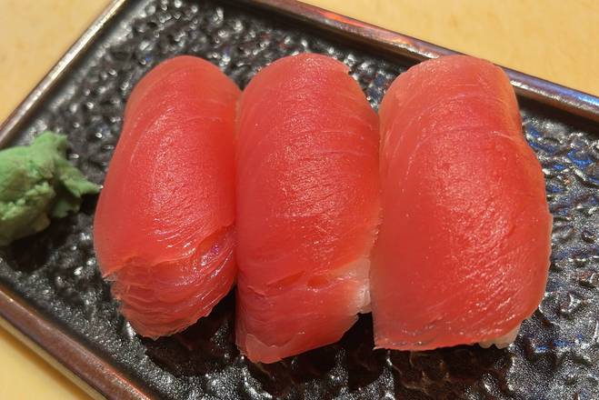 Tuna Sushi (Nigiri) (3pcs)