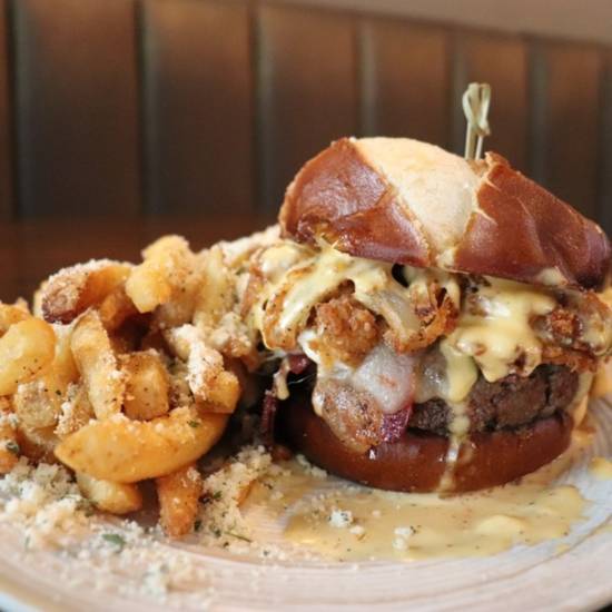Ultimate Chzburger.
