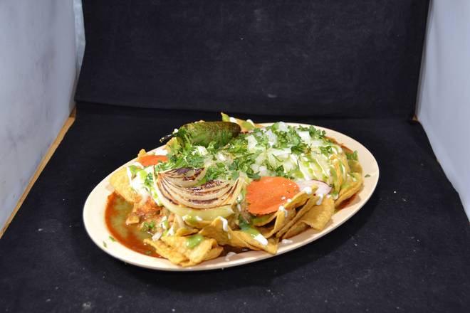 WET BURRITO WITH CORN TORTILLA CHIPS