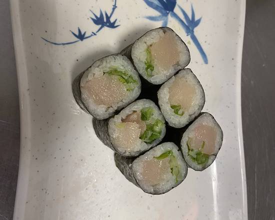 Yellowtail & Scallion Roll (6 pcs)